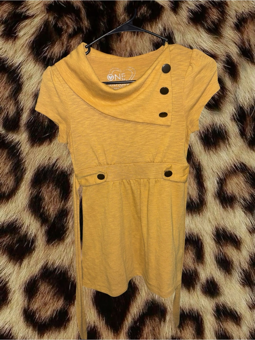 (SIZE M) Mustard Yellow Short Sleeve Tunic with Button Detail
